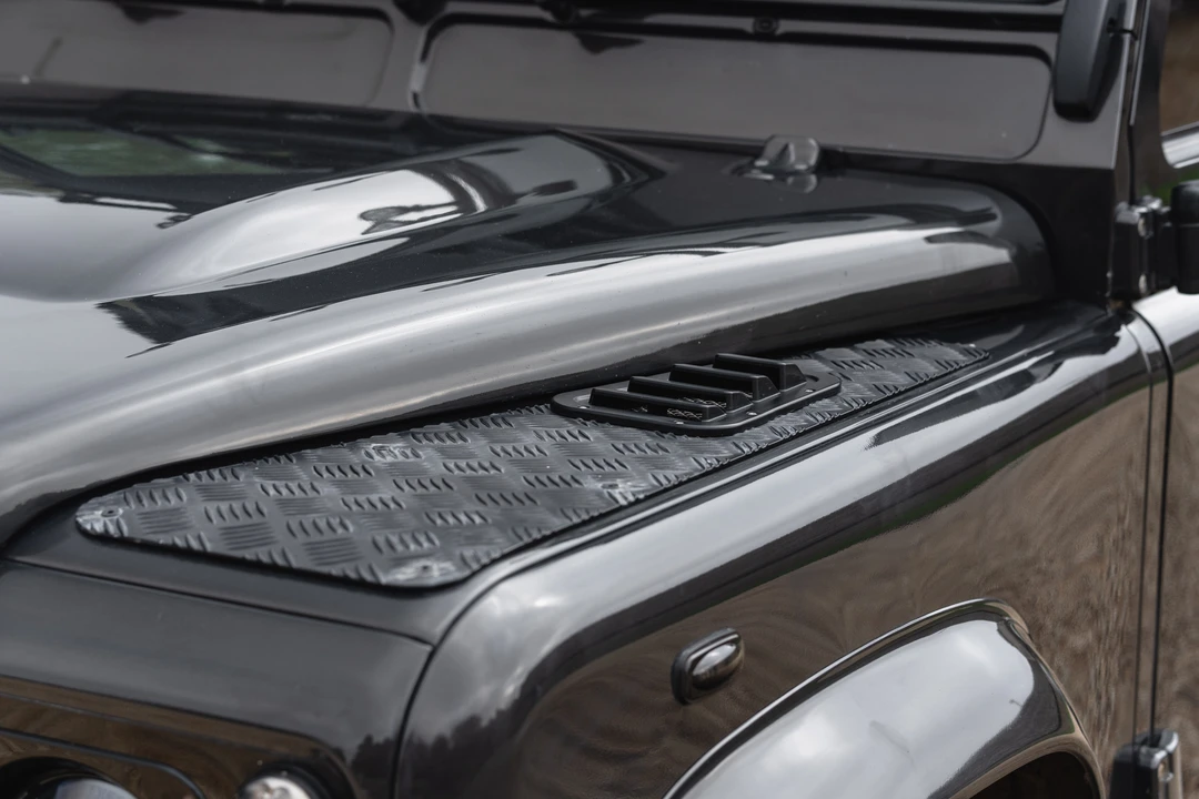 2015 Land Rover Defender 110 - Image 24 of 31