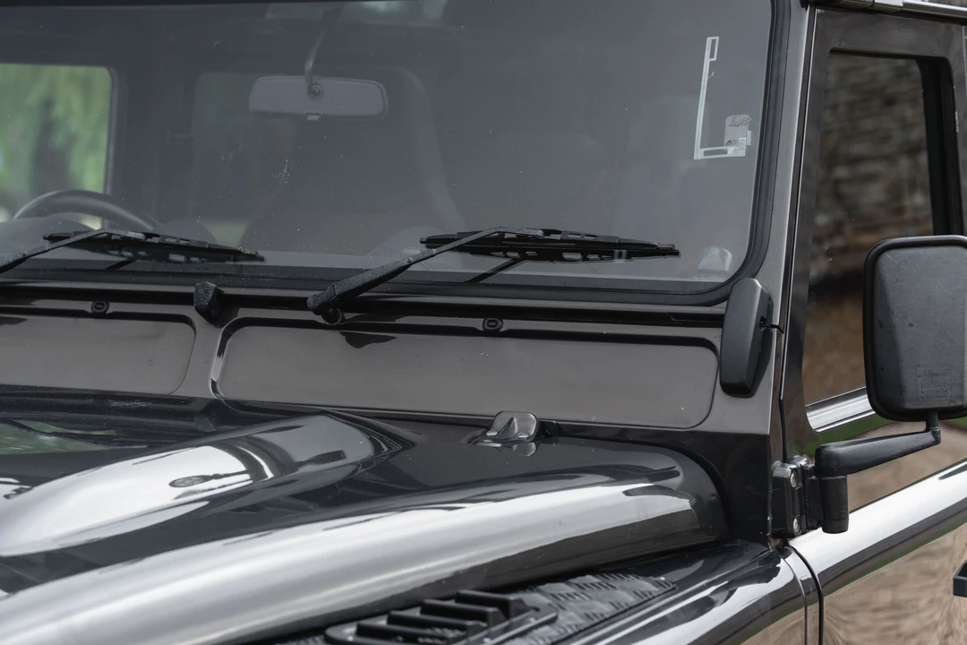 2015 Land Rover Defender 110 - Image 25 of 31