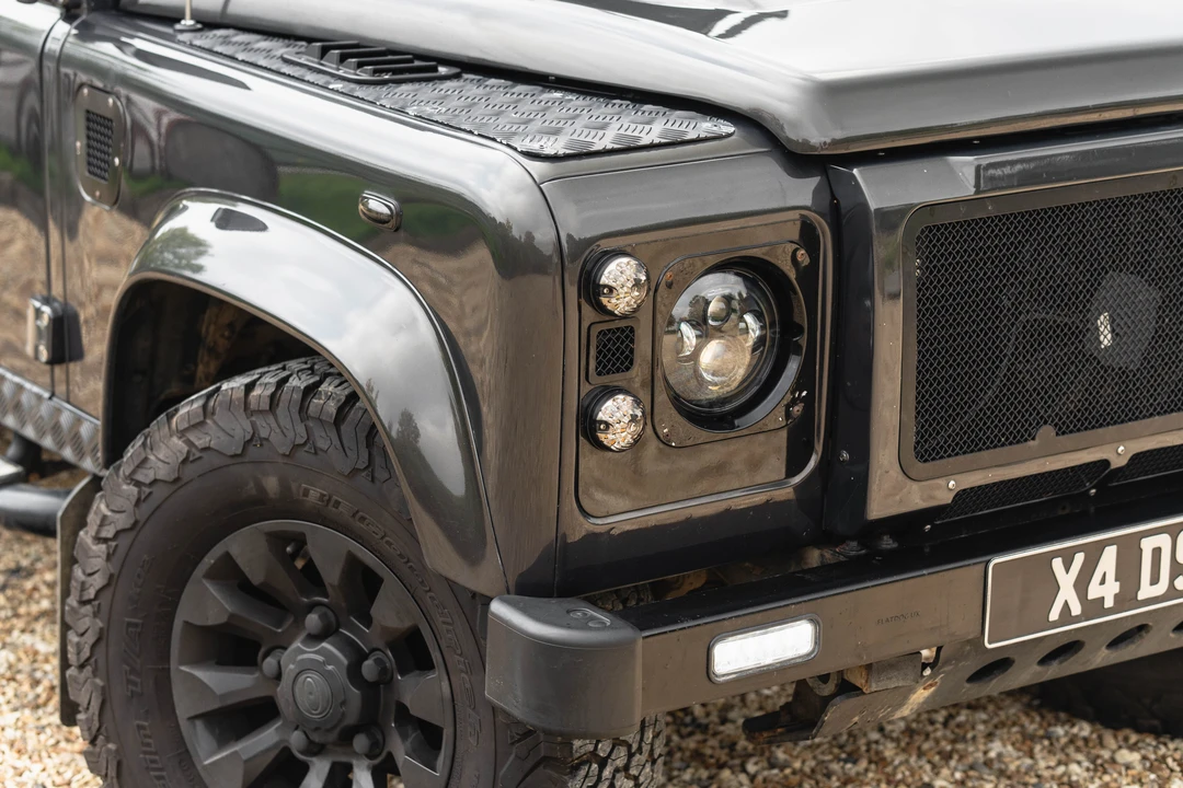 2015 Land Rover Defender 110 - Image 10 of 31