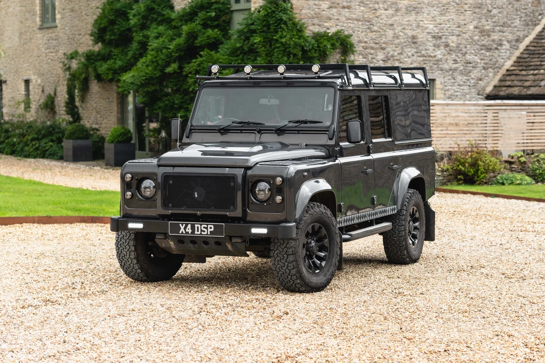2015 Land Rover Defender 110 - Image 9 of 31