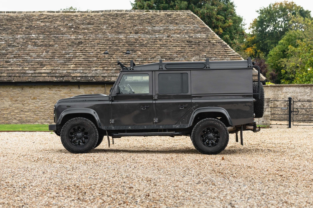 2015 Land Rover Defender 110 - Image 8 of 31