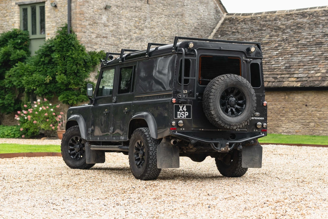 2015 Land Rover Defender 110 - Image 7 of 31