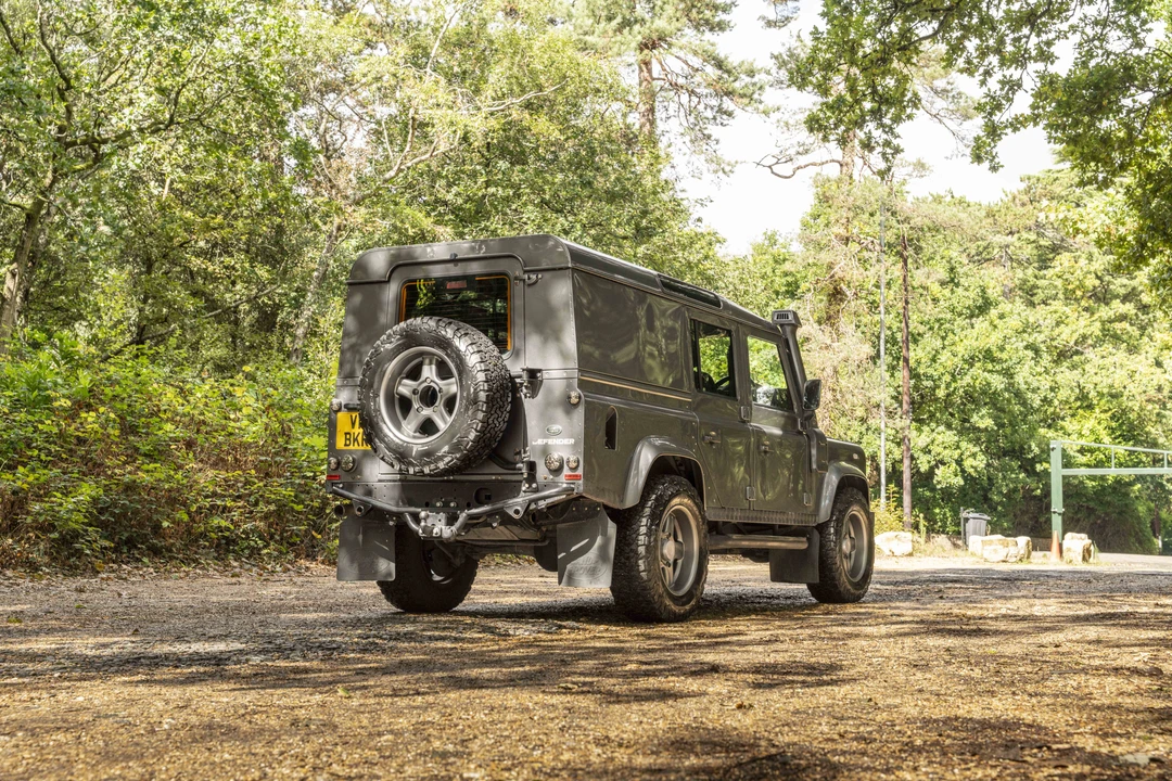 2013 Land Rover Defender 110 - Image 22 of 31