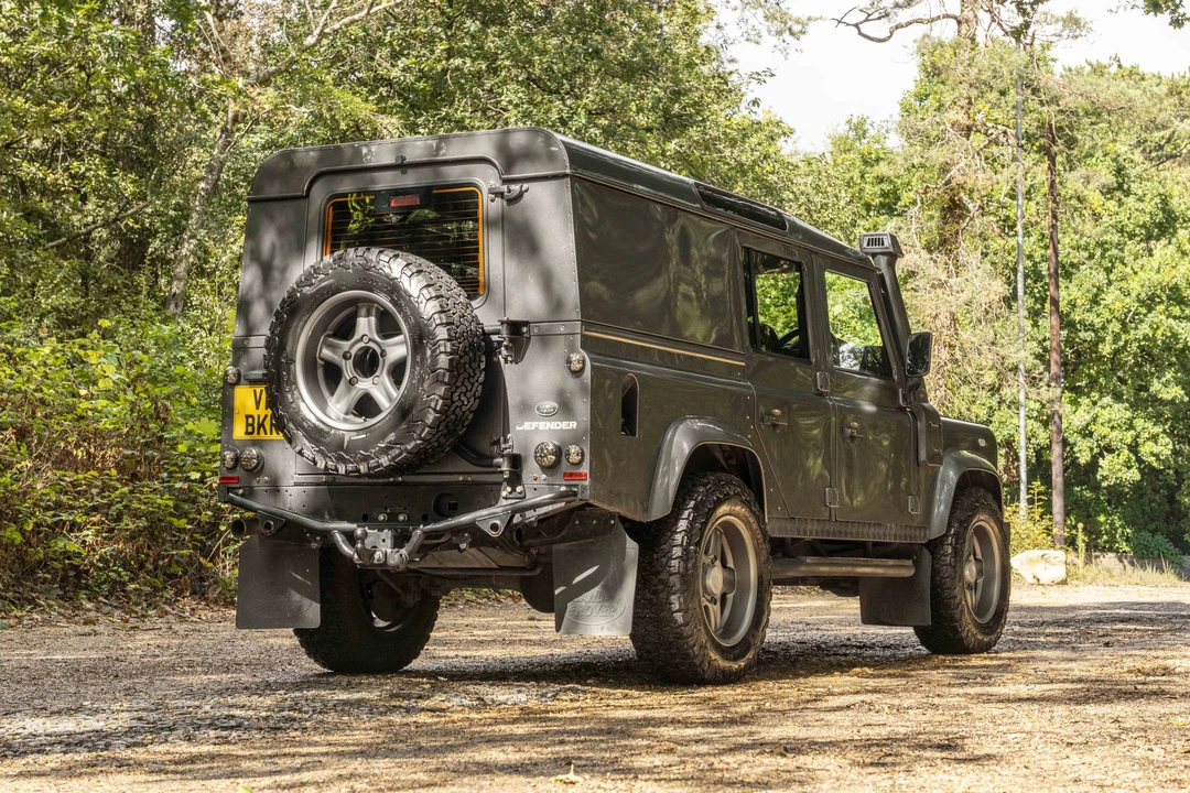 2013 Land Rover Defender 110 - Image 13 of 31