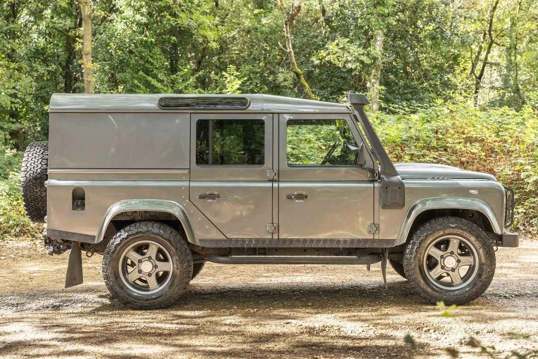 2013 Land Rover Defender 110 - Image 21 of 31
