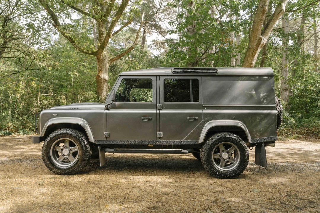 2013 Land Rover Defender 110 - Image 16 of 31