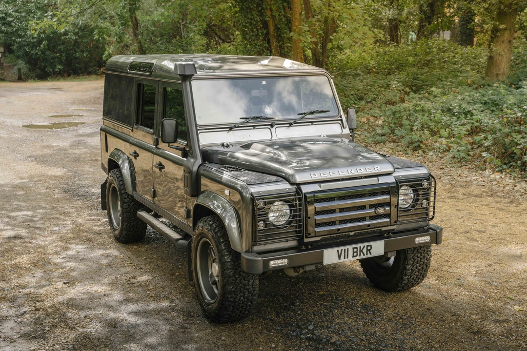 2013 Land Rover Defender 110 - Image 19 of 31
