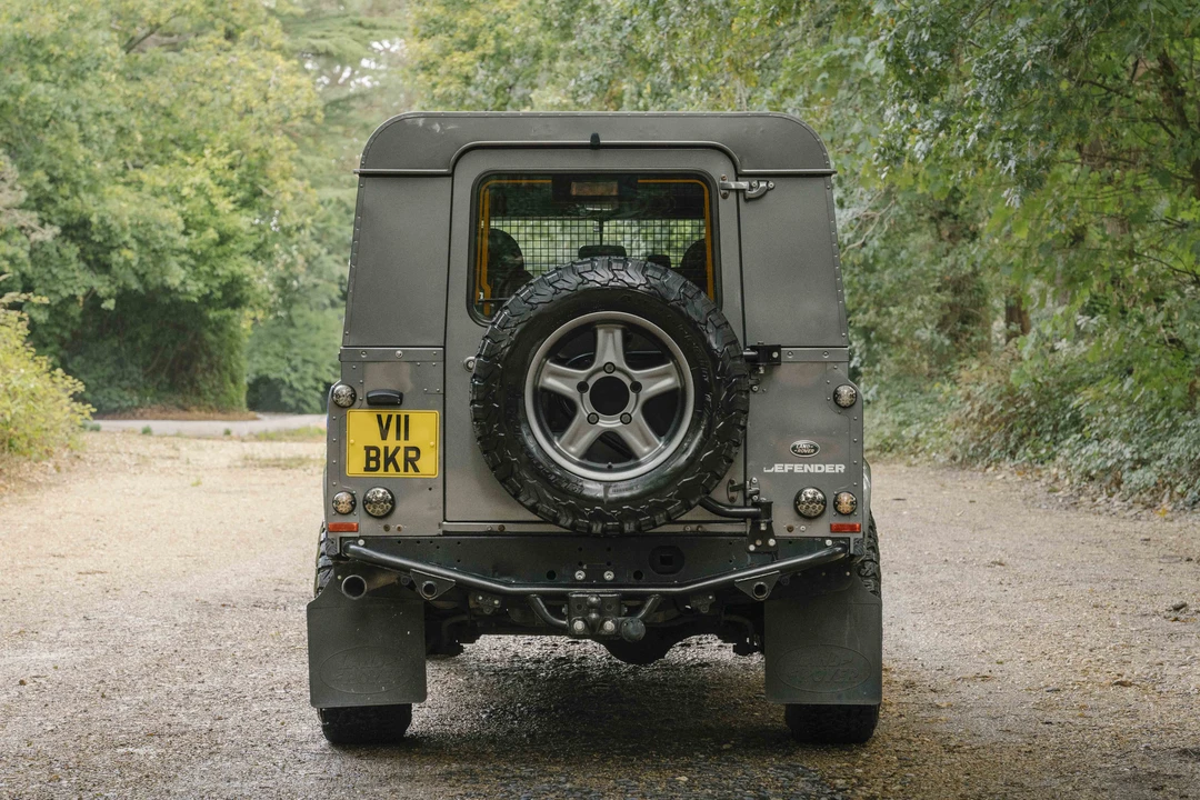 2013 Land Rover Defender 110 - Image 6 of 31