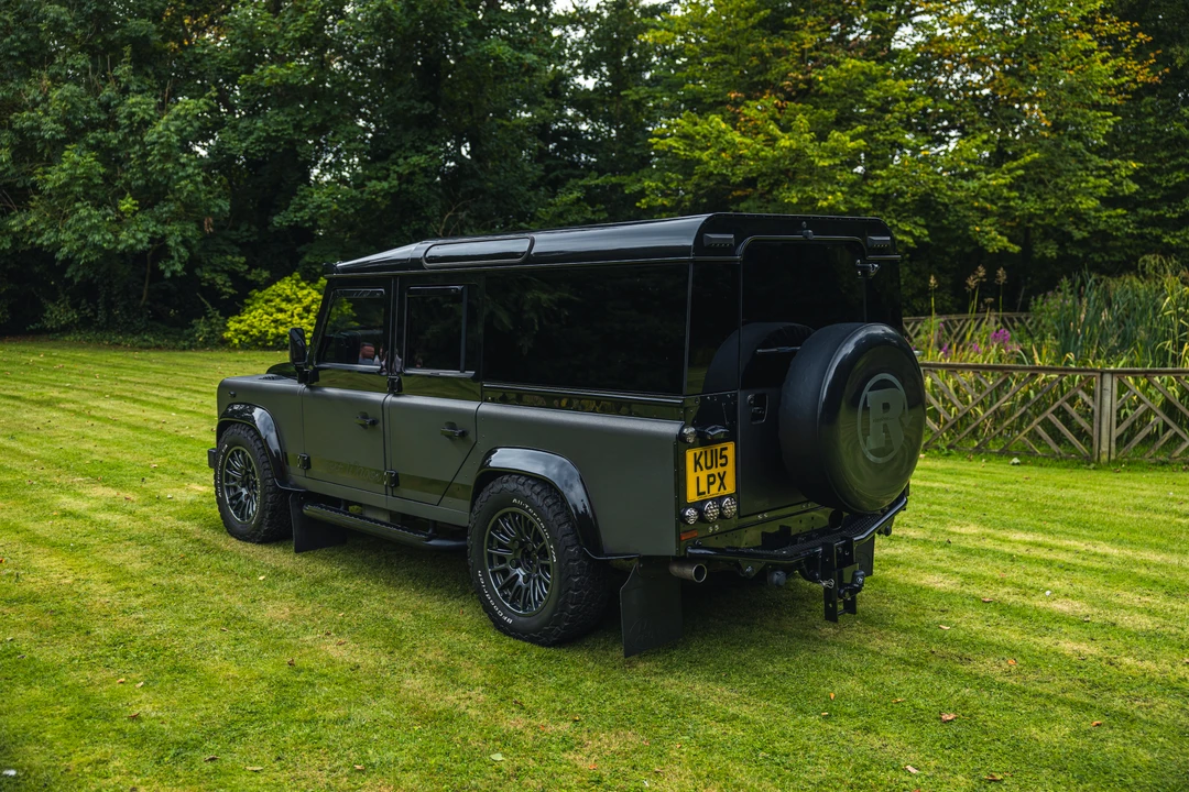 2015 Land Rover Defender 110 - Image 5 of 31