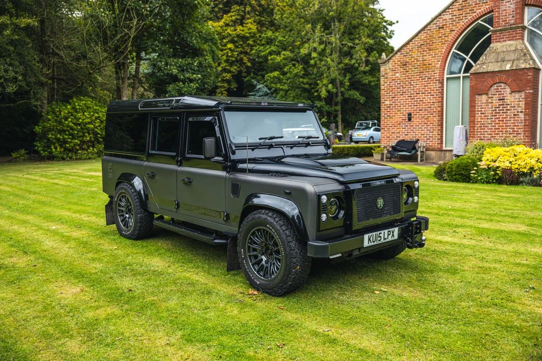 2015 Land Rover Defender 110 - Image 9 of 31