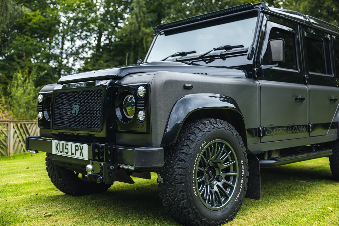 2015 Land Rover Defender 110 - Image 11 of 31