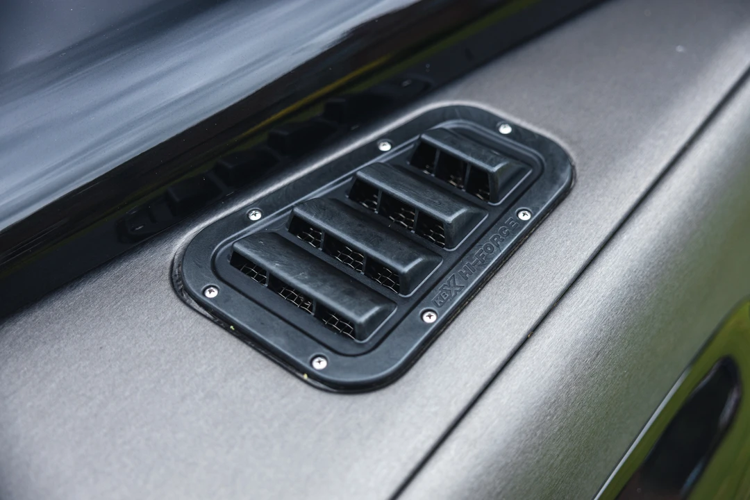 2015 Land Rover Defender 110 - Image 24 of 31