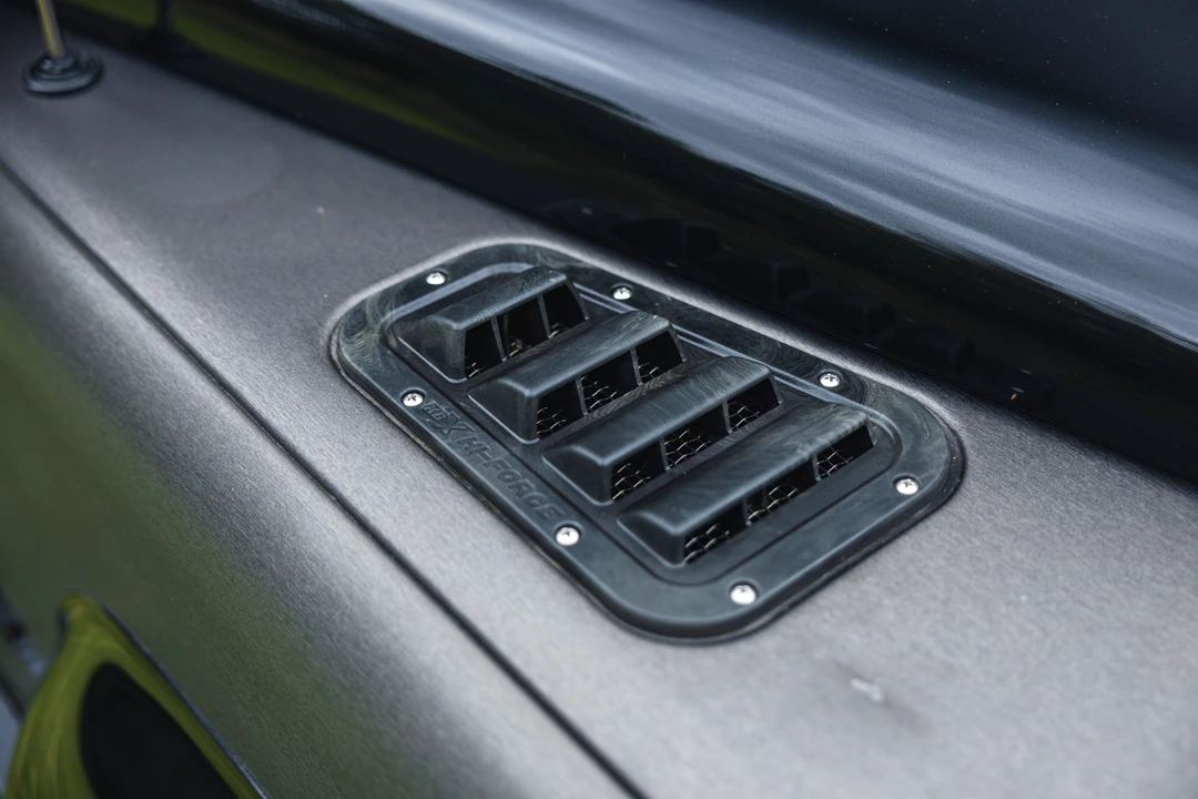 2015 Land Rover Defender 110 - Image 25 of 31