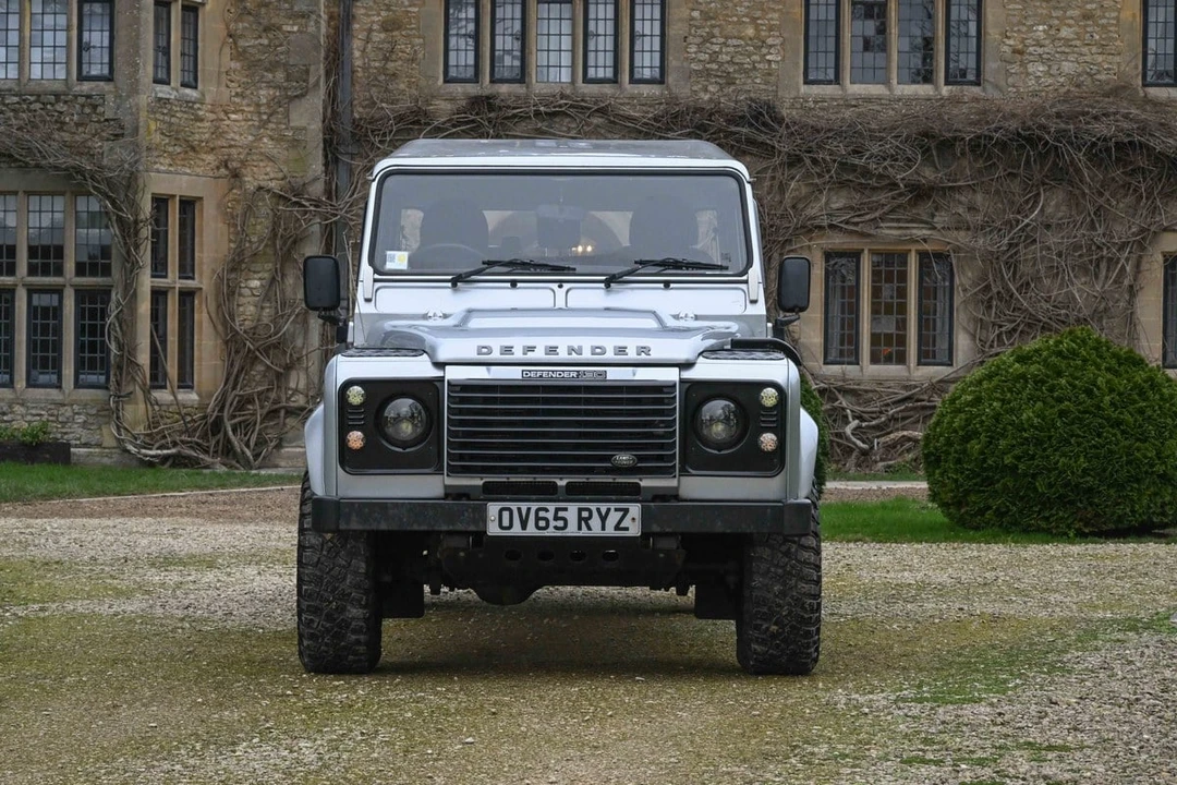 2015 Land Rover Defender 130 - Image 2 of 30