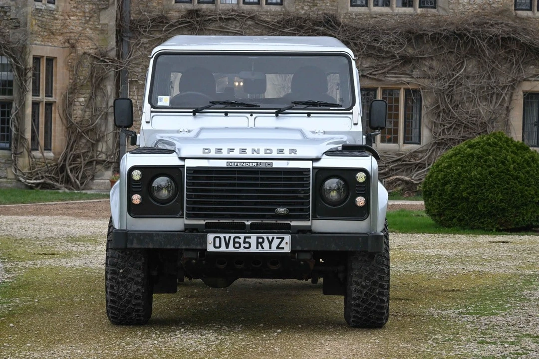 2015 Land Rover Defender 130 - Image 12 of 30