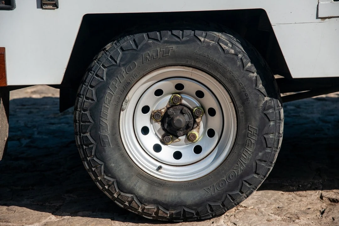 2015 Land Rover Defender 130 - Image 18 of 30