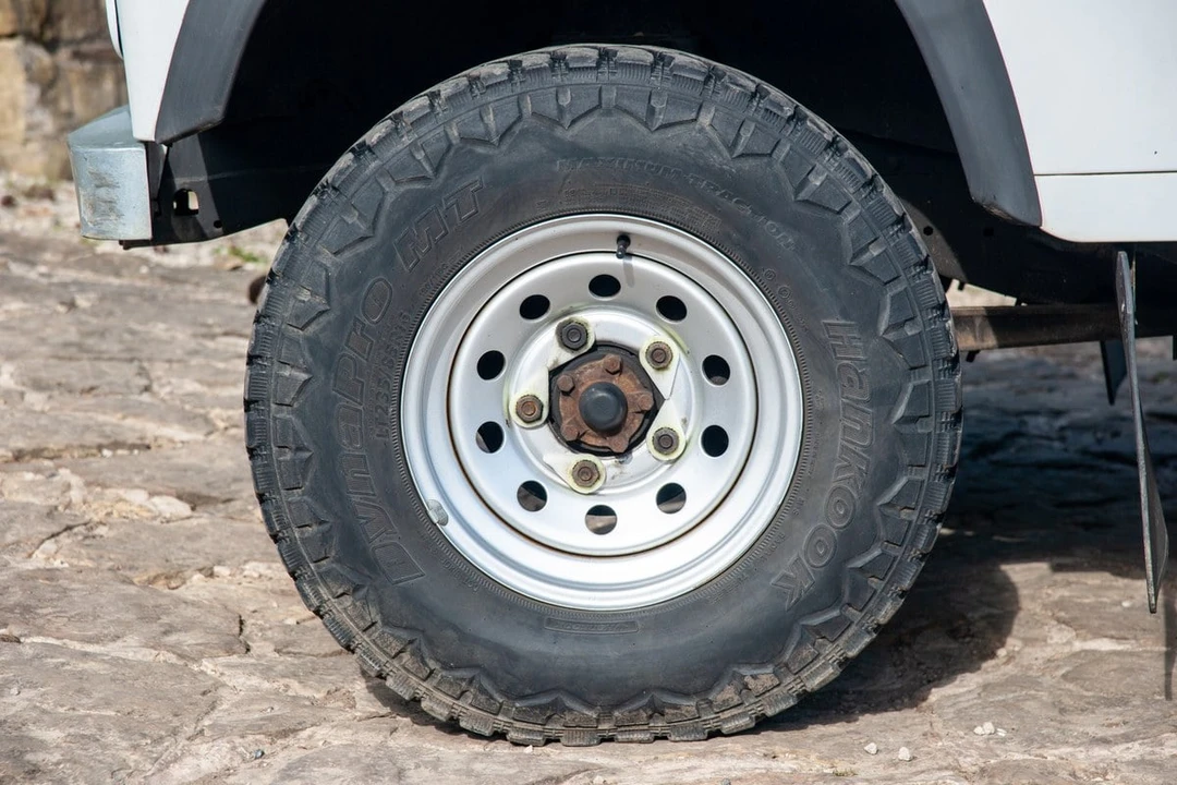 2015 Land Rover Defender 130 - Image 19 of 30