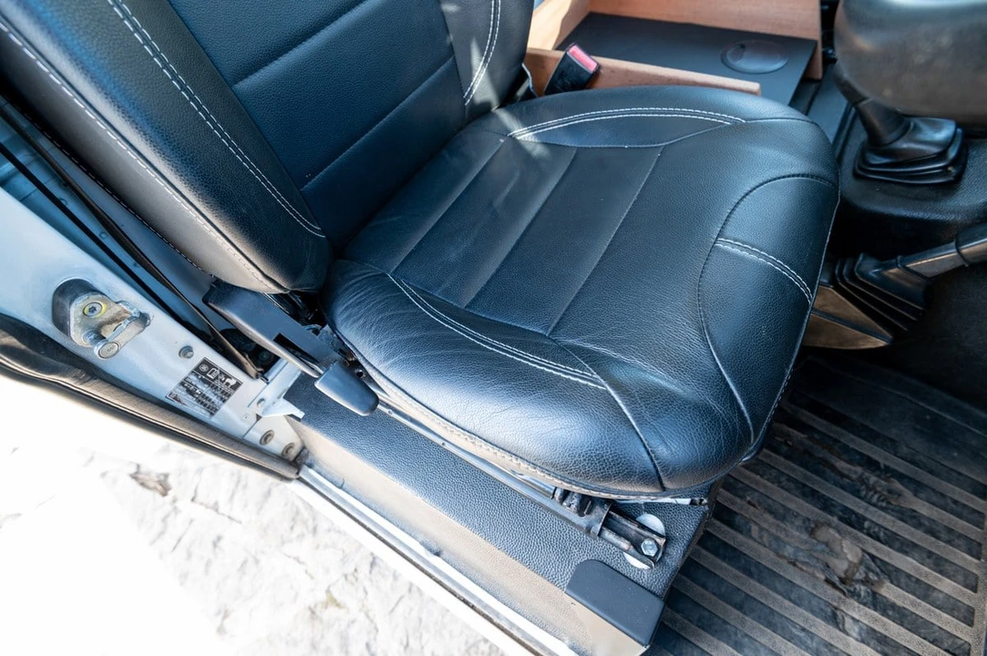 2015 Land Rover Defender 130 - Image 25 of 30