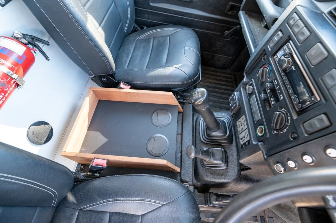 2015 Land Rover Defender 130 - Image 26 of 30