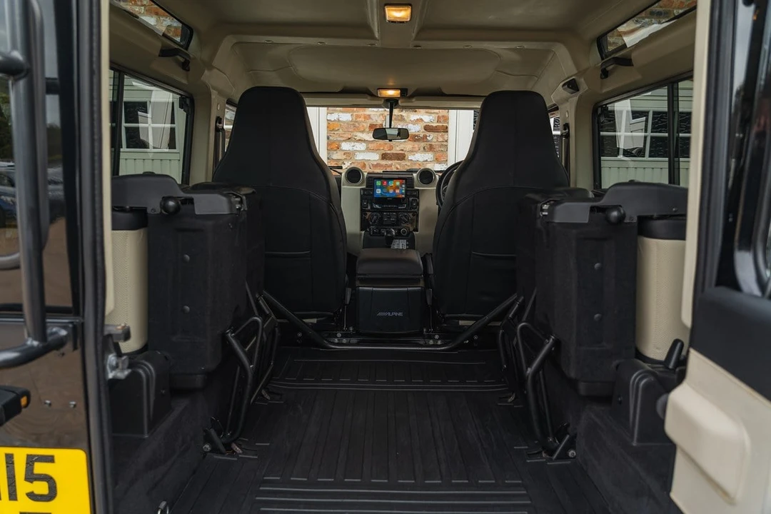 2015 Land Rover Defender 90 - Image 26 of 30