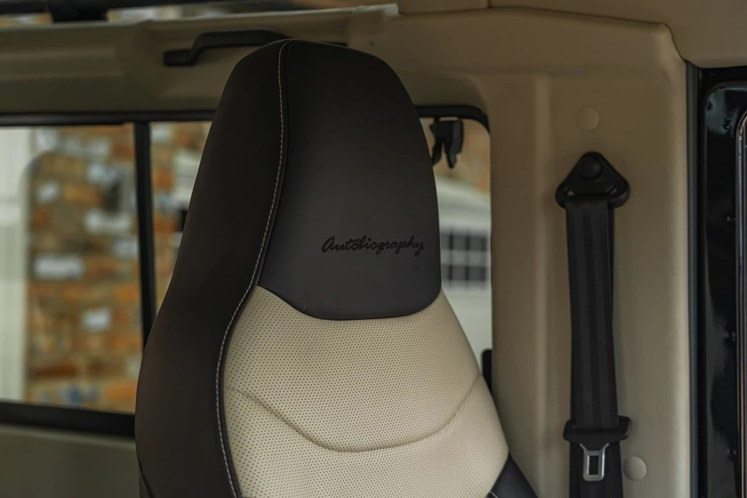 2015 Land Rover Defender 90 - Image 17 of 30