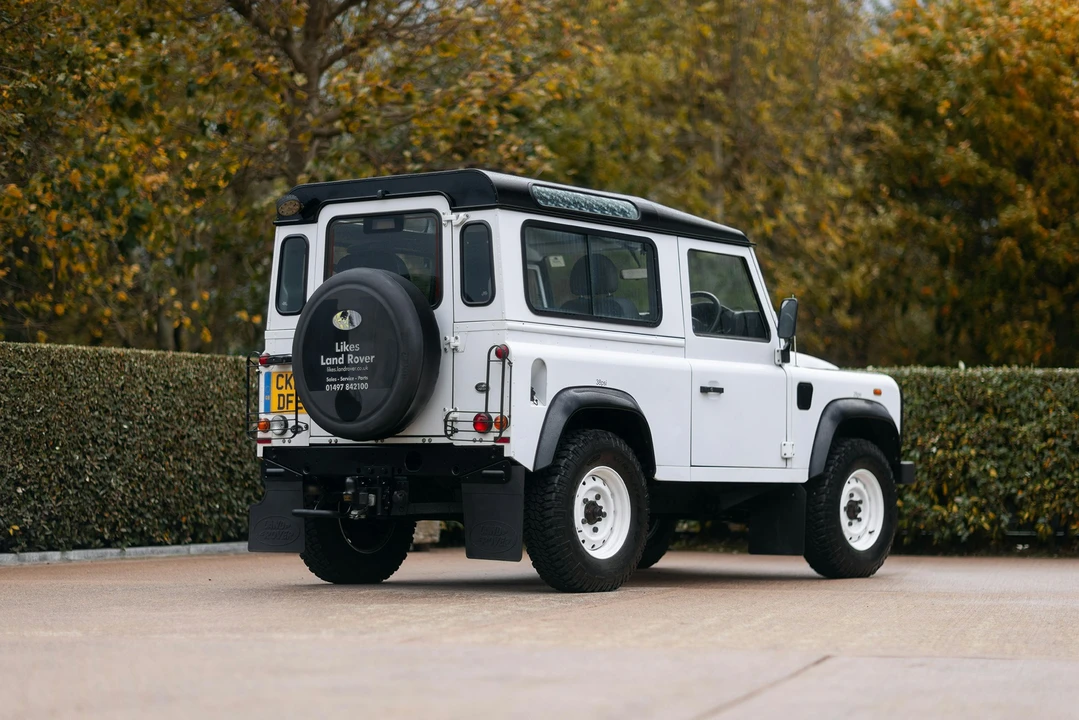 2015 Land Rover Defender 90 - Image 20 of 21