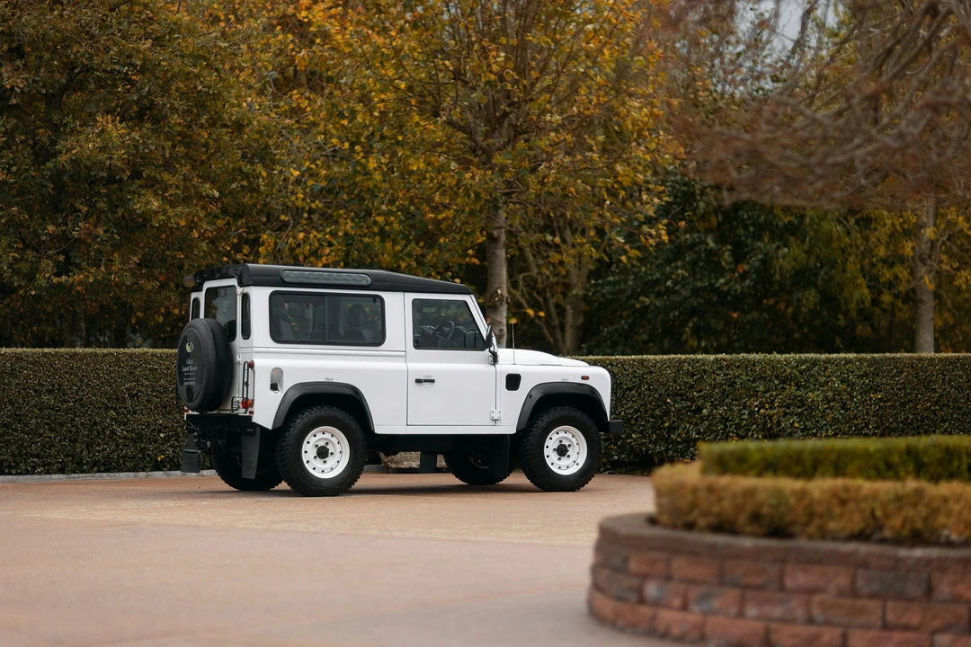 2015 Land Rover Defender 90 - Image 21 of 21
