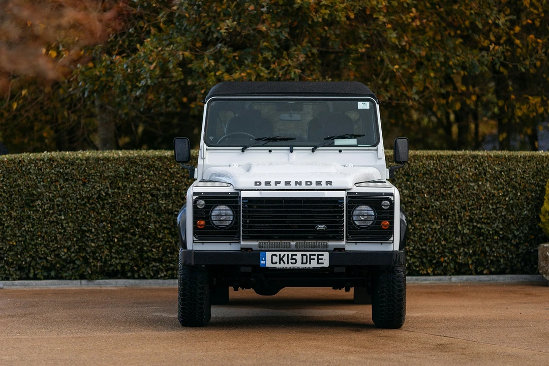 2015 Land Rover Defender 90 - Image 3 of 21