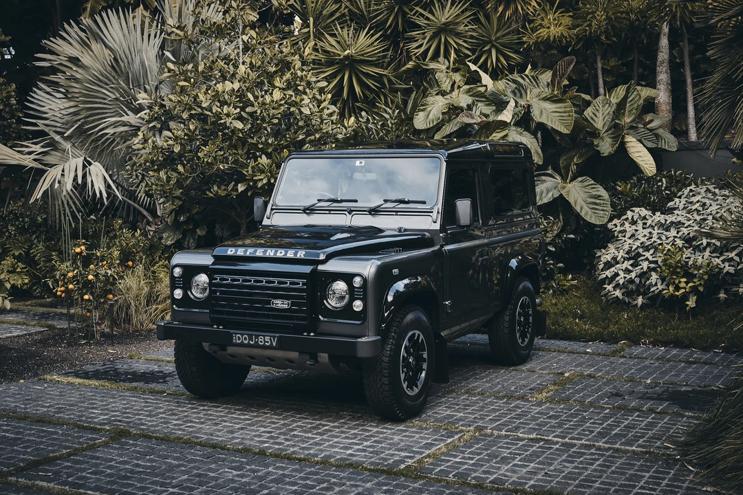 2015 Land Rover Defender 90 - Image 4 of 31