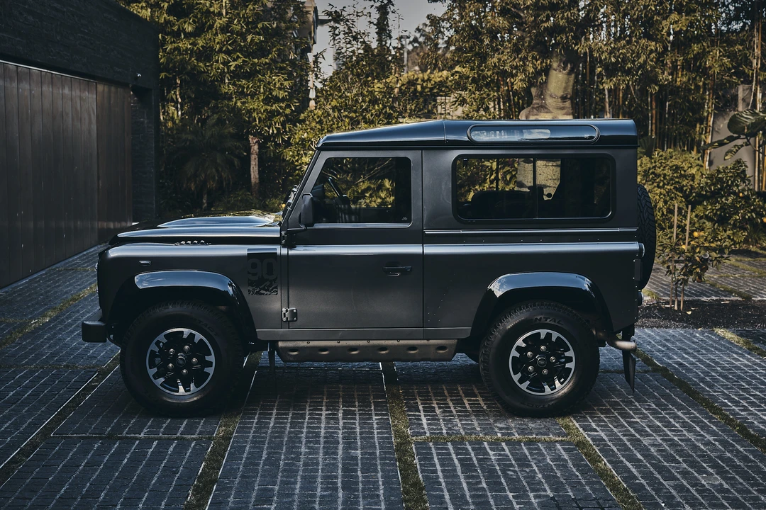 2015 Land Rover Defender 90 - Image 8 of 31
