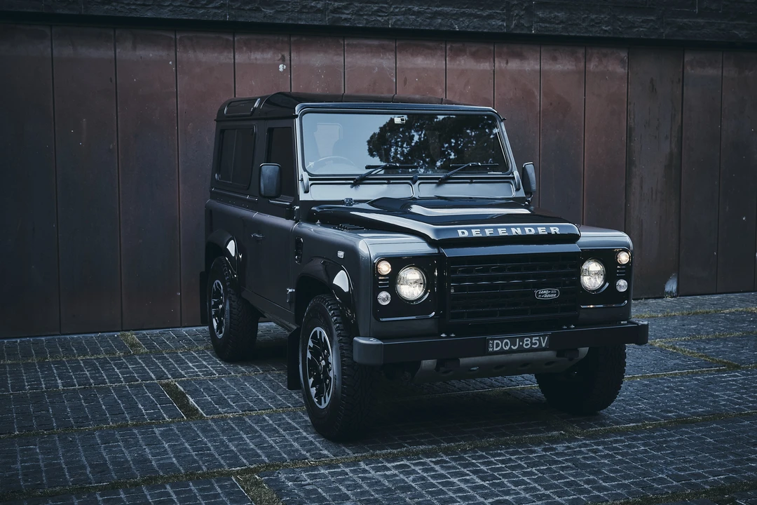 2015 Land Rover Defender 90 - Image 15 of 31