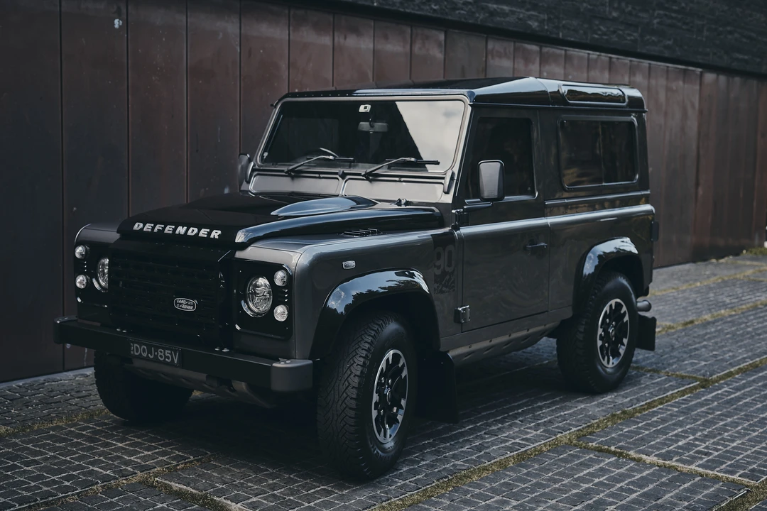 2015 Land Rover Defender 90 - Image 18 of 31