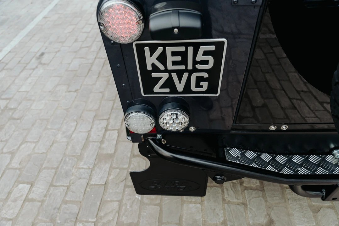 2015 Land Rover Defender 90 - Image 26 of 31
