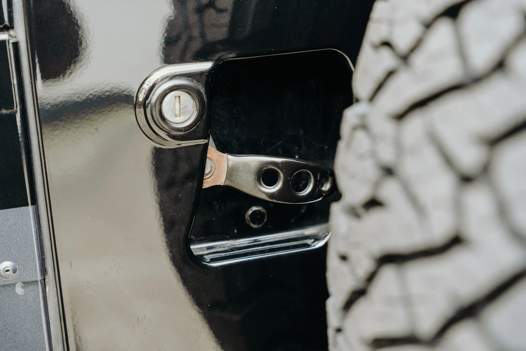 2015 Land Rover Defender 90 - Image 28 of 31