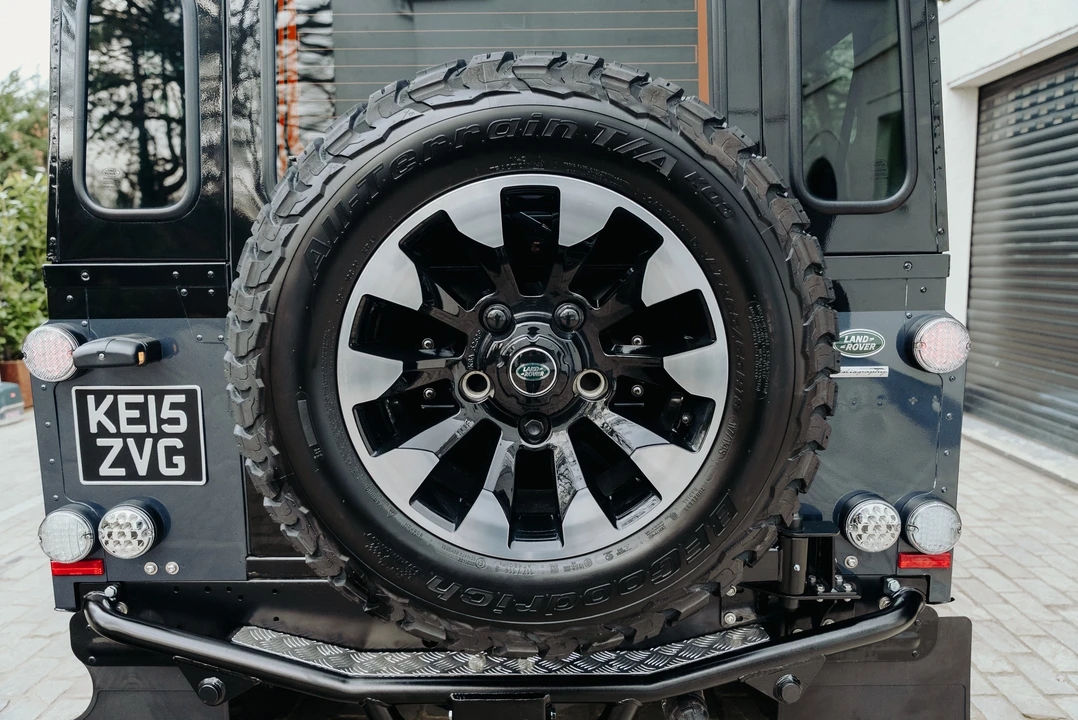 2015 Land Rover Defender 90 - Image 29 of 31