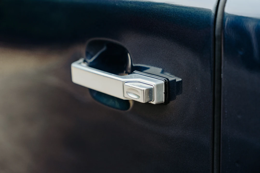 2015 Land Rover Defender 90 - Image 8 of 31