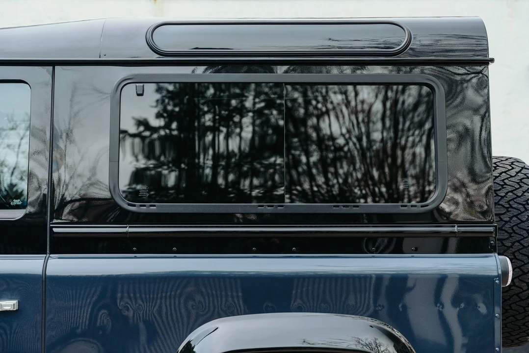 2015 Land Rover Defender 90 - Image 16 of 31