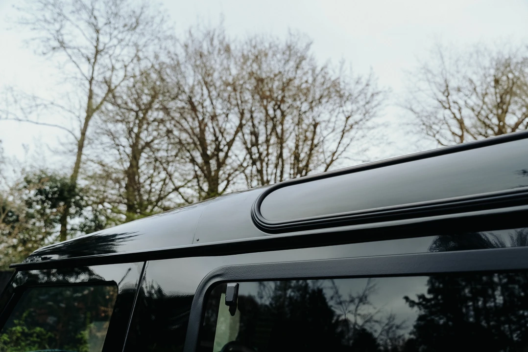 2015 Land Rover Defender 90 - Image 17 of 31