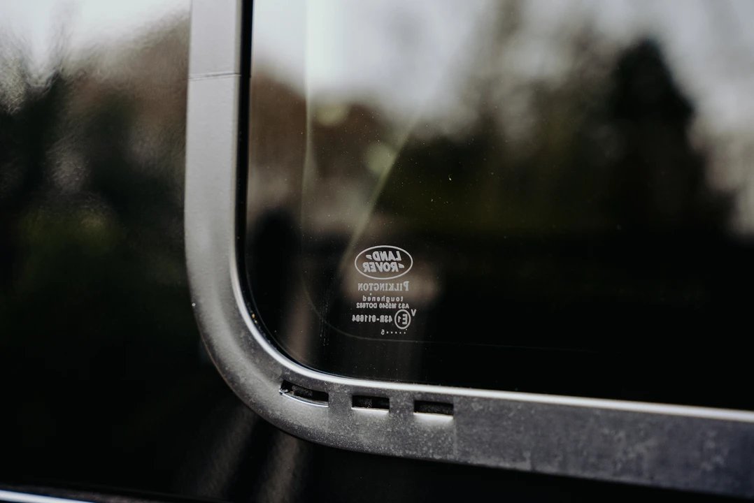 2015 Land Rover Defender 90 - Image 19 of 31