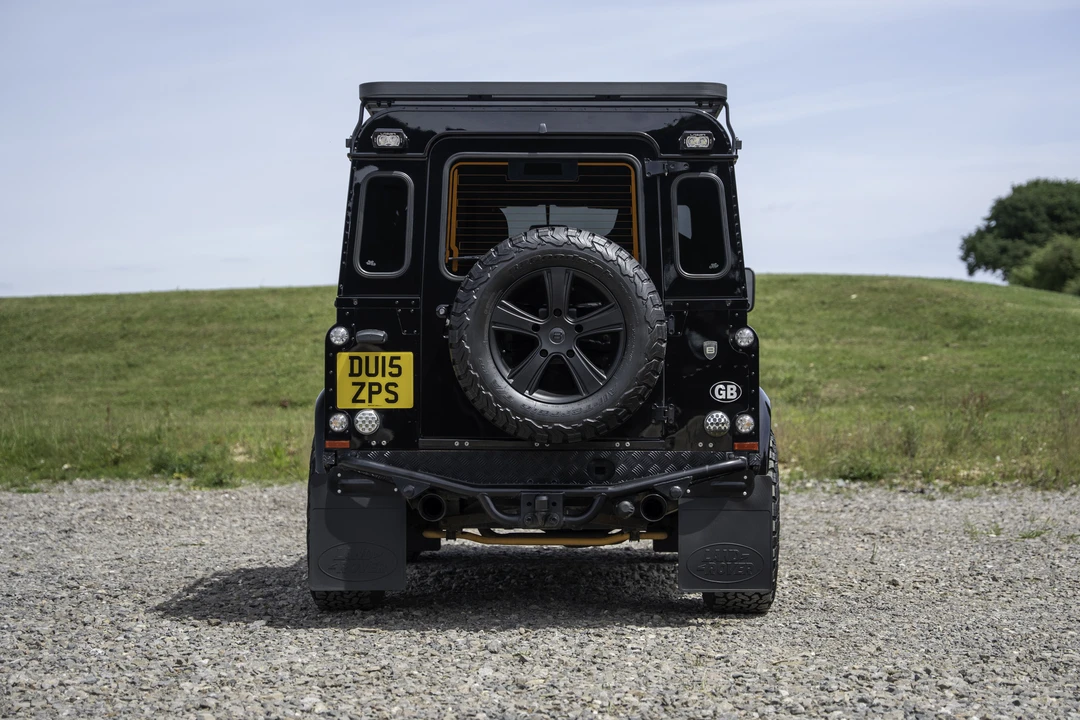2015 Land Rover Defender 90 - Image 6 of 31