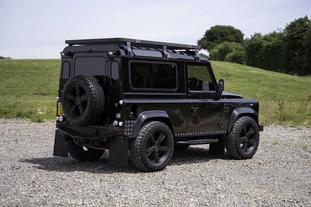 2015 Land Rover Defender 90 - Image 7 of 31