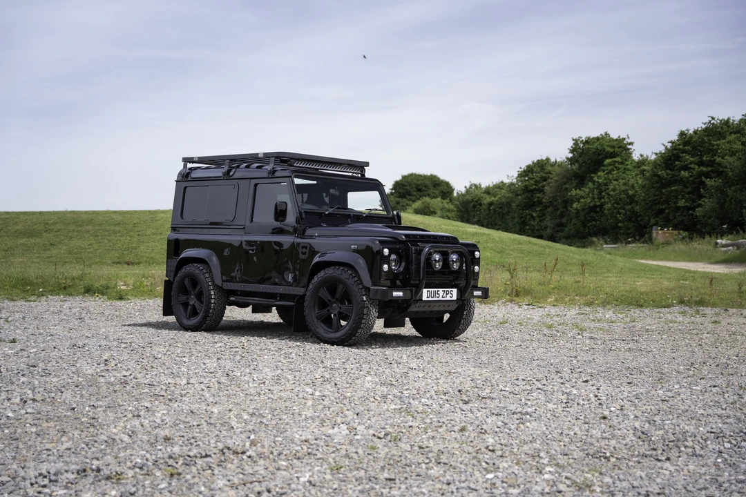 2015 Land Rover Defender 90 - Image 12 of 31