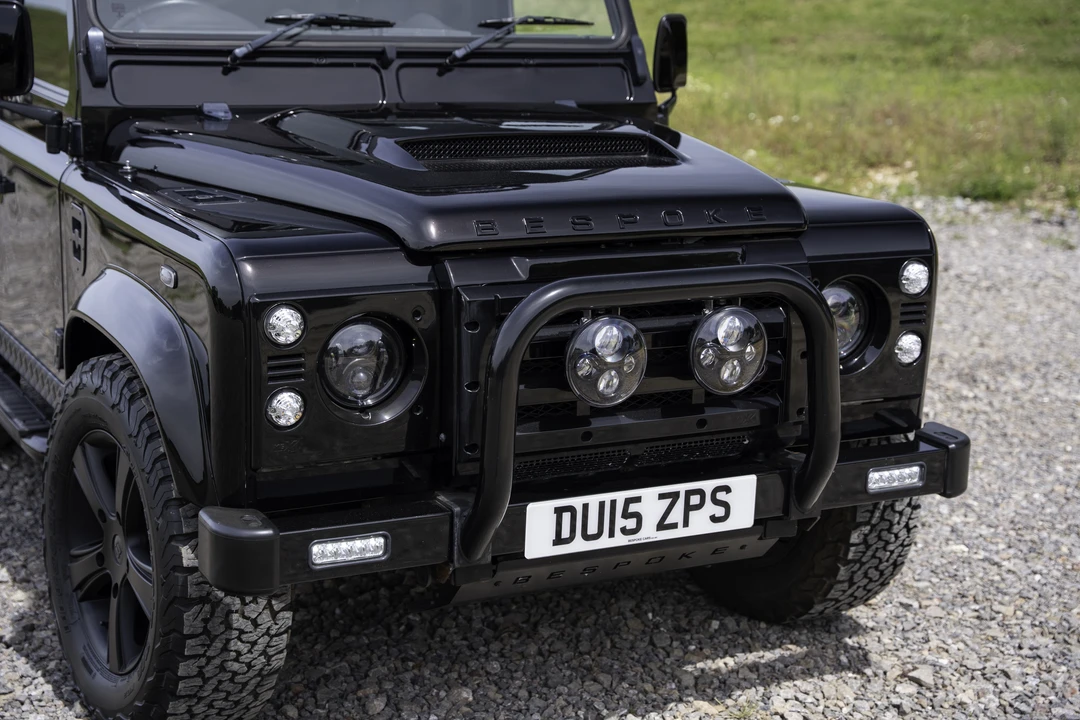 2015 Land Rover Defender 90 - Image 14 of 31