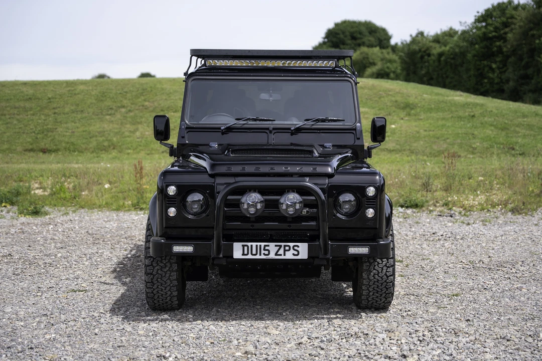 2015 Land Rover Defender 90 - Image 10 of 31
