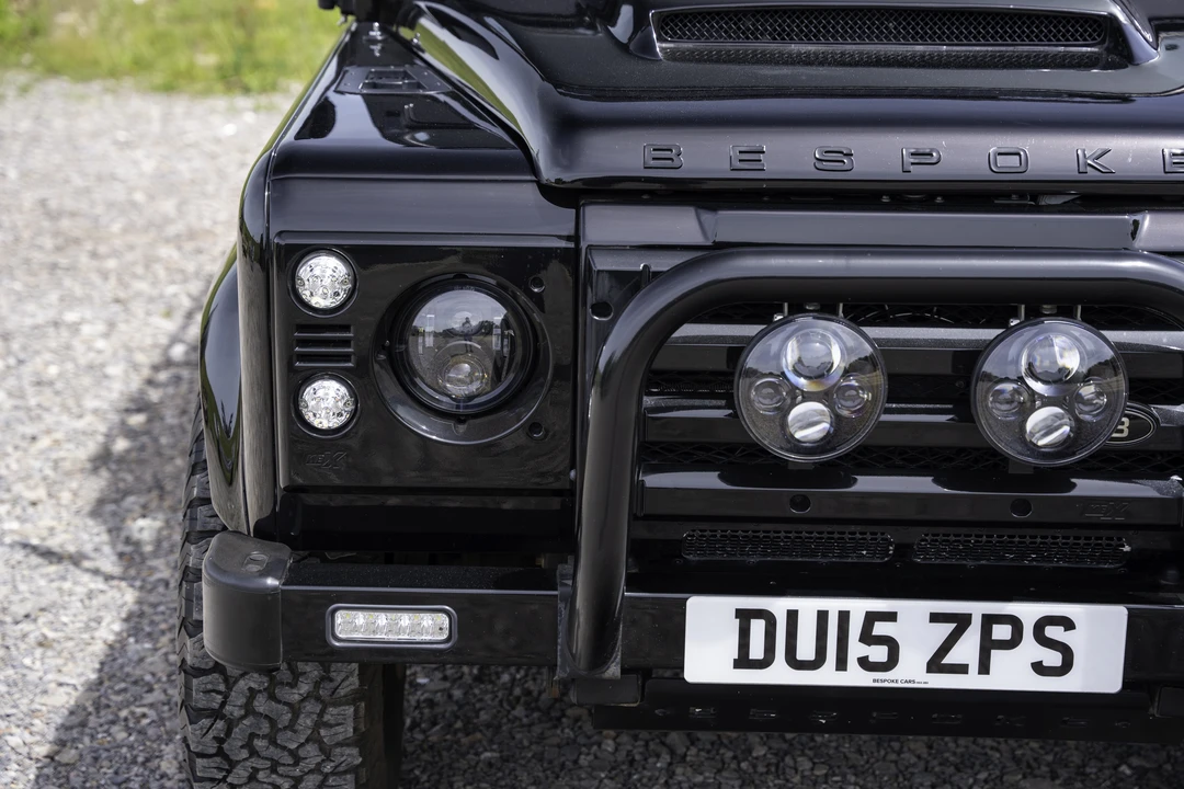 2015 Land Rover Defender 90 - Image 17 of 31