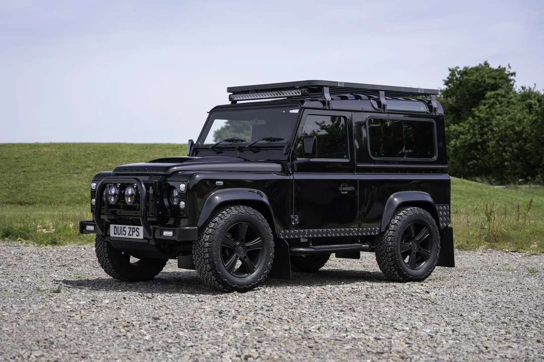 2015 Land Rover Defender 90 - Image 3 of 31