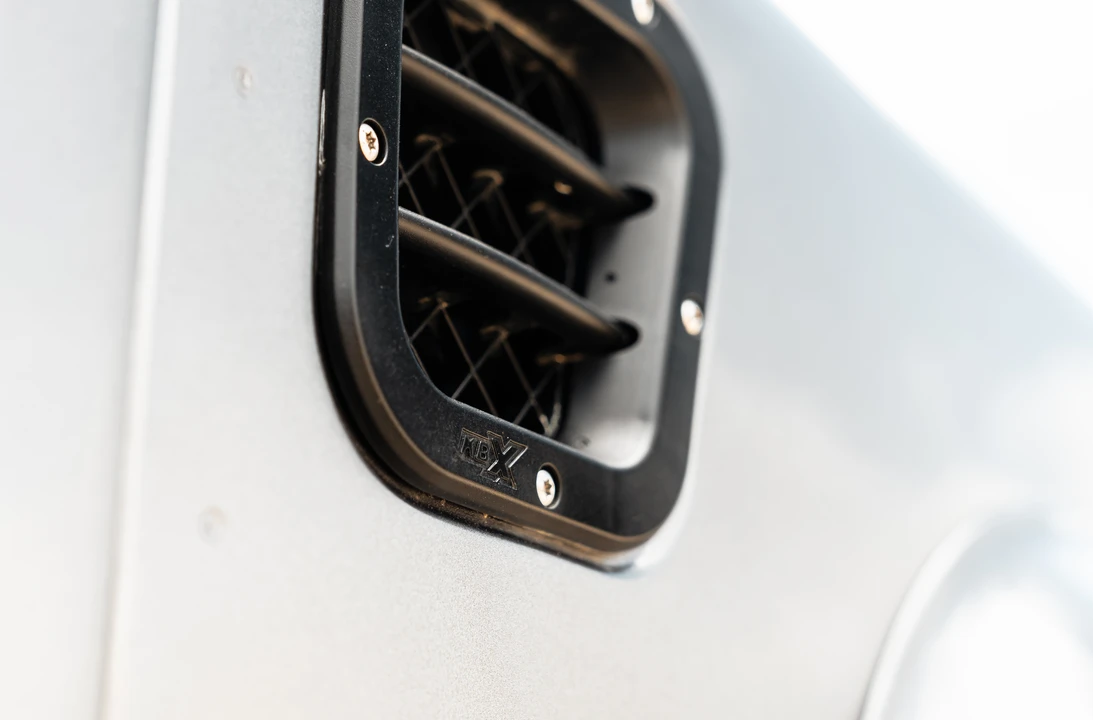 2015 Land Rover Defender 90 - Image 13 of 31