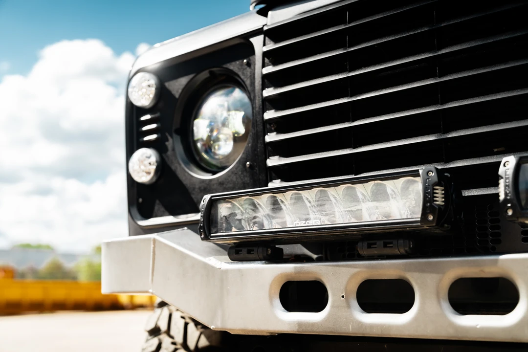 2015 Land Rover Defender 90 - Image 14 of 31
