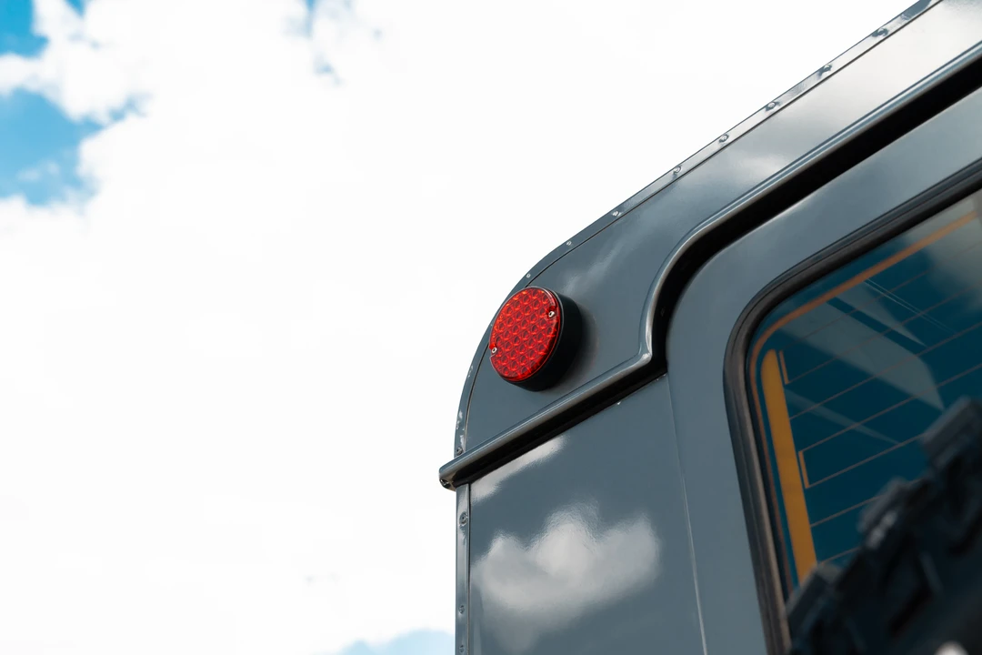 2015 Land Rover Defender 90 - Image 17 of 31