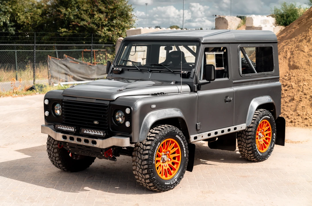 2015 Land Rover Defender 90 - Image 3 of 31